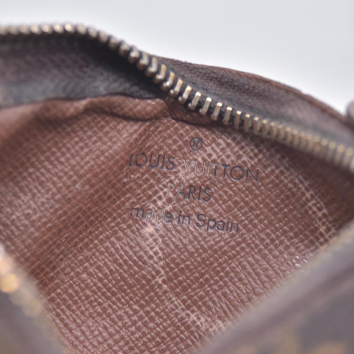 $455 1993 Louis Vuitton Monogram Key Pouch