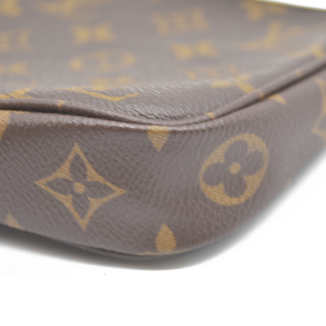 Louis Vuitton LV Accessories Pouch Pochette Accessoires Brown Monogram AUCTION CONSIGNMENT