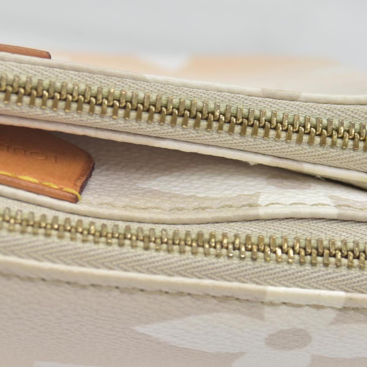 $2240 Louis Vuitton Monogram Giant By The Pool Multi Pochette Accessories Brume