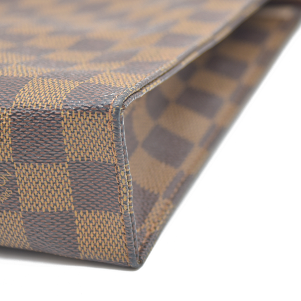 CONSIGNMENT AUCTION $1050 Louis Vuitton  Damier Ebene Toiletry Pouch 26