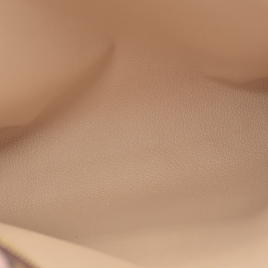 CONSIGNMENT AUCTION $1050 Louis Vuitton  Damier Ebene Toiletry Pouch 26