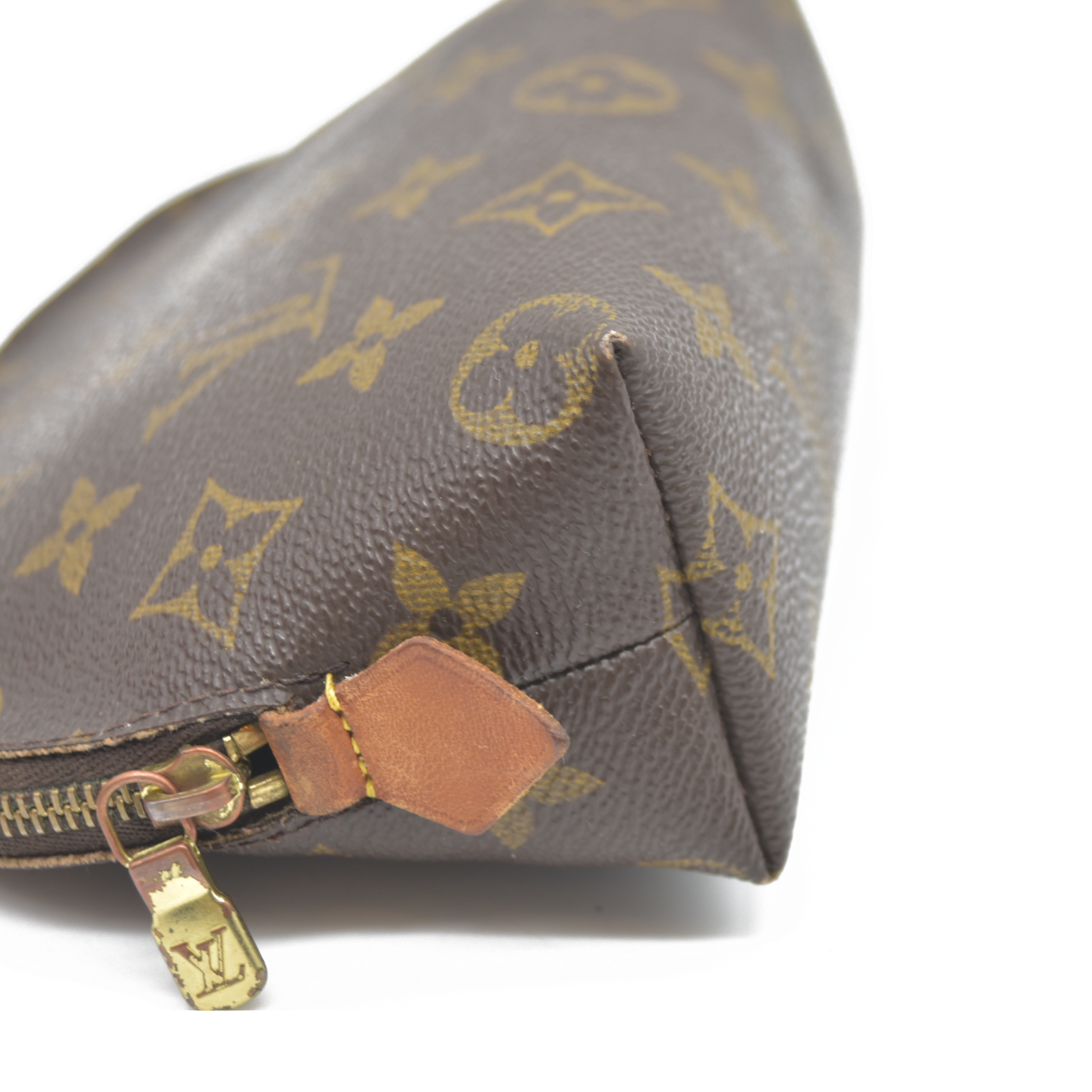 CONSIGNMENT AUCTION $600 Louis Vuitton  Monogram Cosmetic Pouch