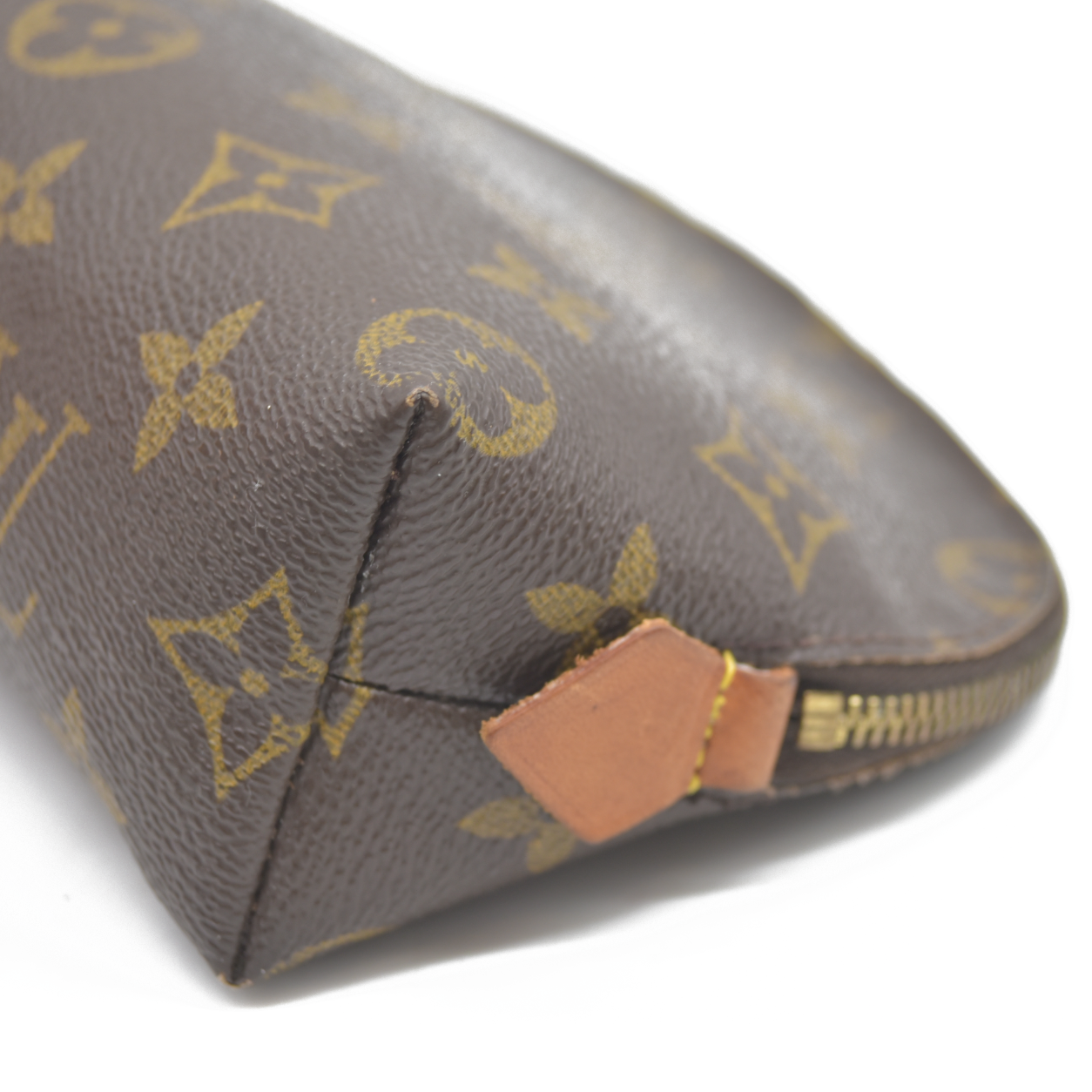 CONSIGNMENT AUCTION $600 Louis Vuitton  Monogram Cosmetic Pouch