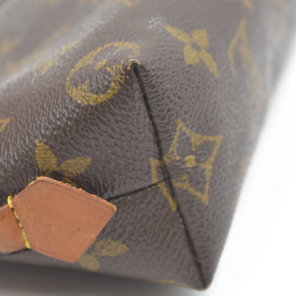CONSIGNMENT AUCTION $600 Louis Vuitton  Monogram Cosmetic Pouch
