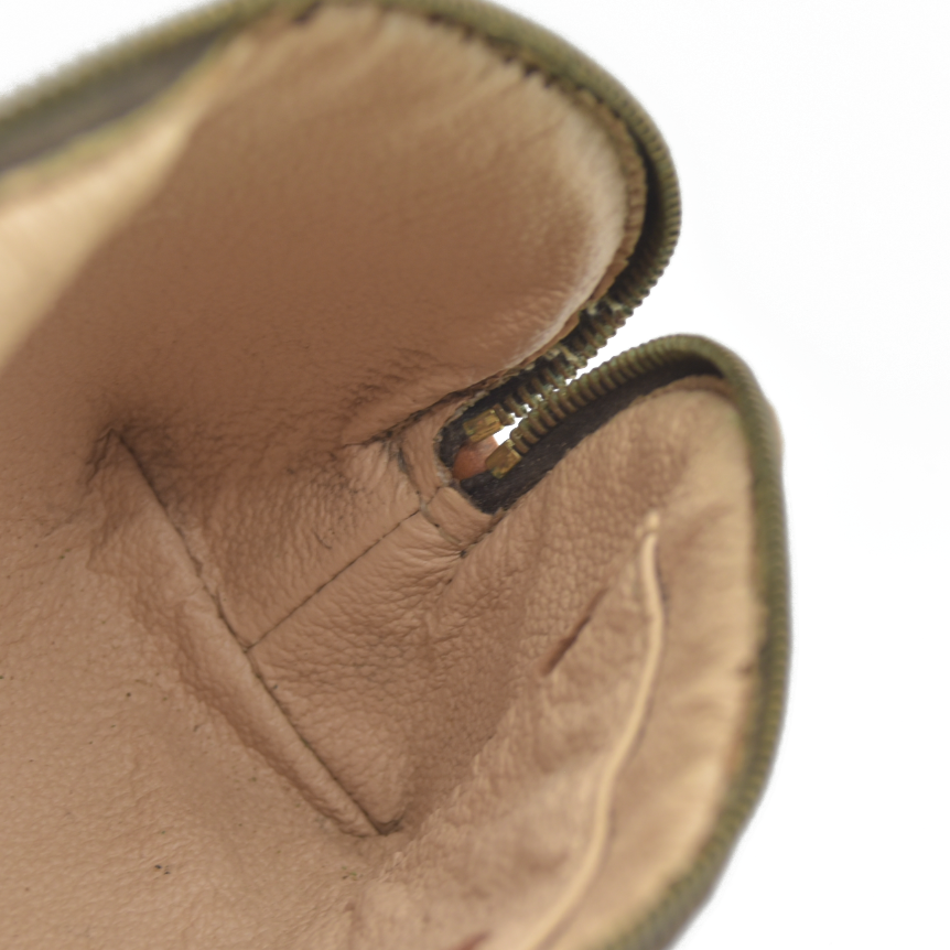 CONSIGNMENT AUCTION $600 Louis Vuitton  Monogram Cosmetic Pouch