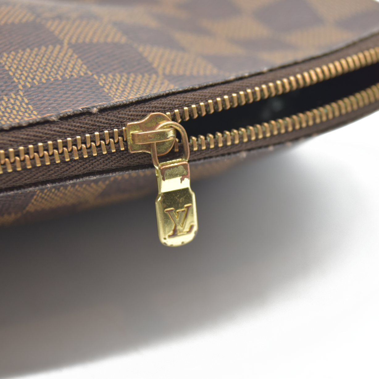 CONSIGNMENT AUCTION $600 Louis Vuitton  Damier Ebene Cosmetic Pouch