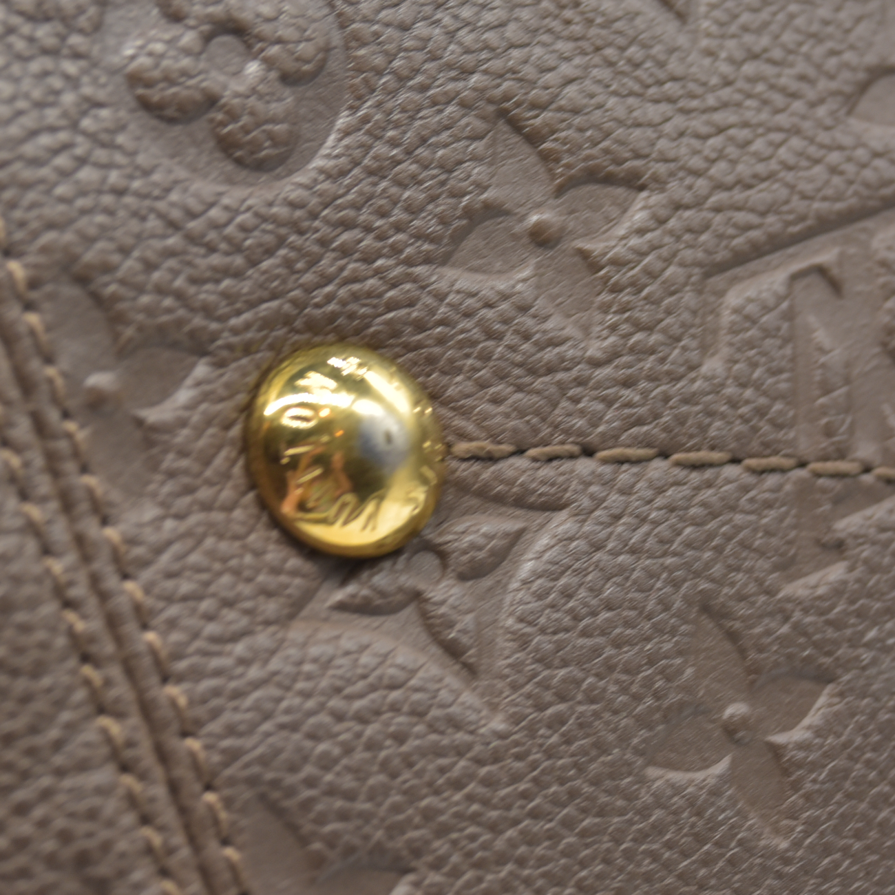 $3800 2011 Louis Vuitton Empreinte Artsy MM Terre CA4141