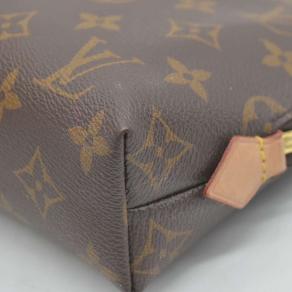 Louis Vuiiton Monogram Cosmetic Pouch GM SR0280