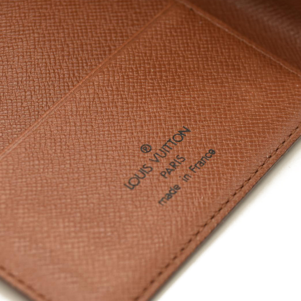 LOUIS VUITTON Monogram Passport Cover MI0925