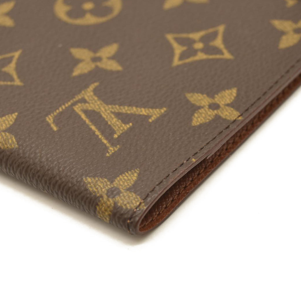 LOUIS VUITTON Monogram Passport Cover MI0925