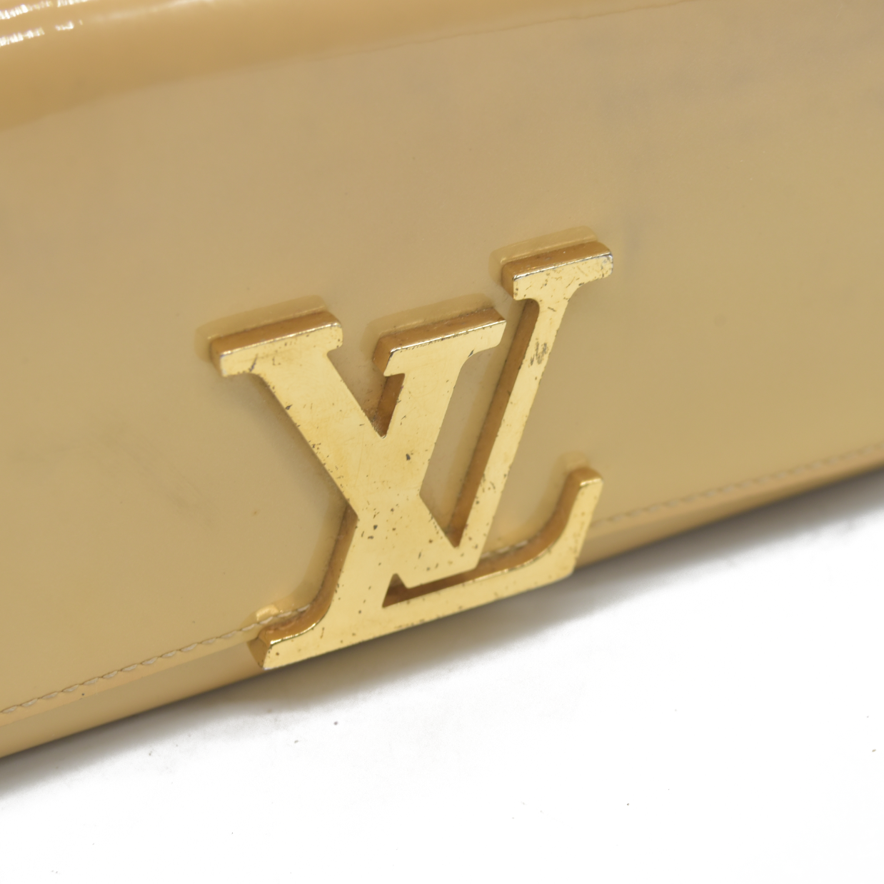 $1550 LOUIS VUITTON Louise Patent Leather BIifold Long Wallet 2015 CA2145