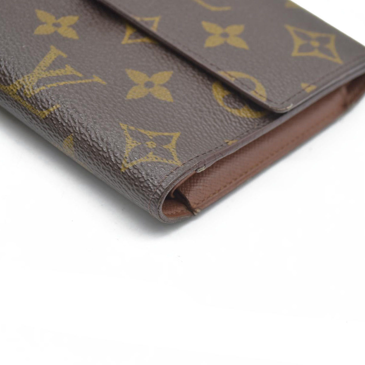 AUCTION $725 Louis Vuitton Monogram Trifold Sarah Wallet