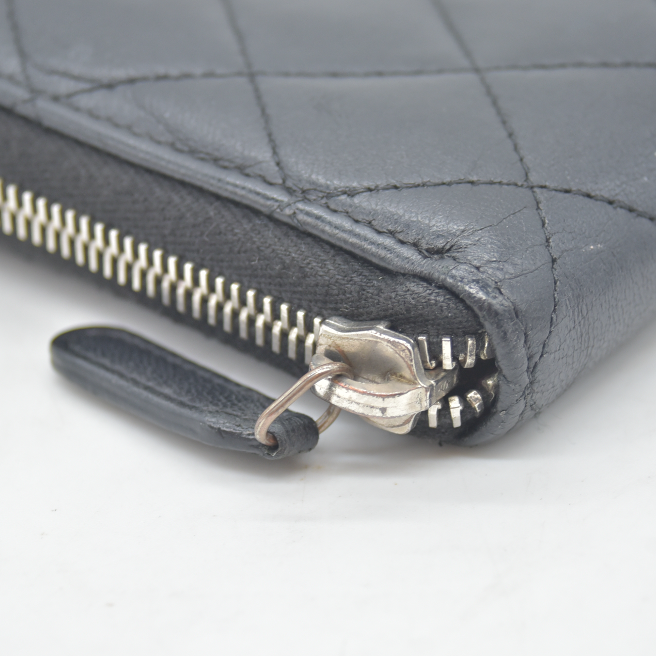 $1475 2011 Chanel Long Zipped Wallet Quilted Smooth CC