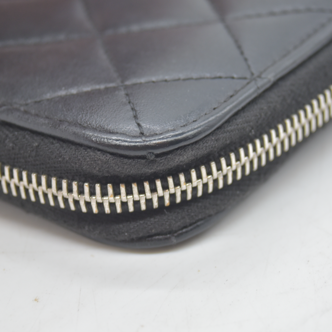 $1475 2011 Chanel Long Zipped Wallet Quilted Smooth CC
