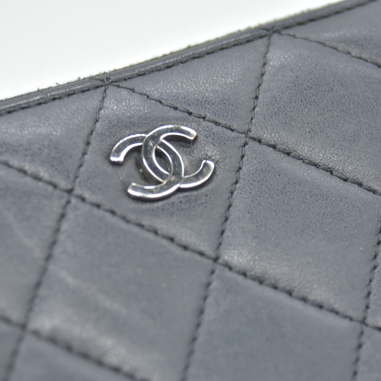 $1475 2011 Chanel Long Zipped Wallet Quilted Smooth CC