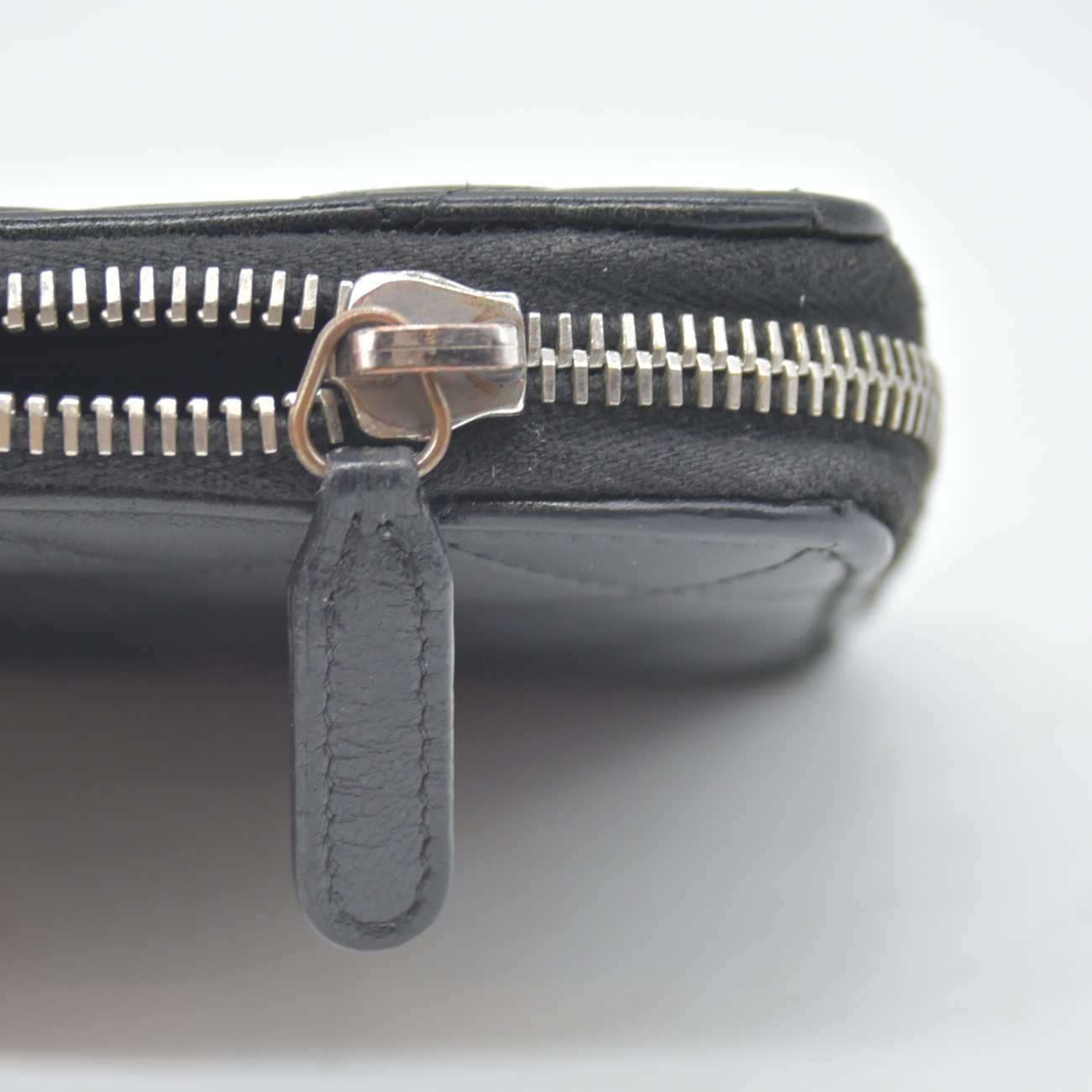 $1475 2011 Chanel Long Zipped Wallet Quilted Smooth CC