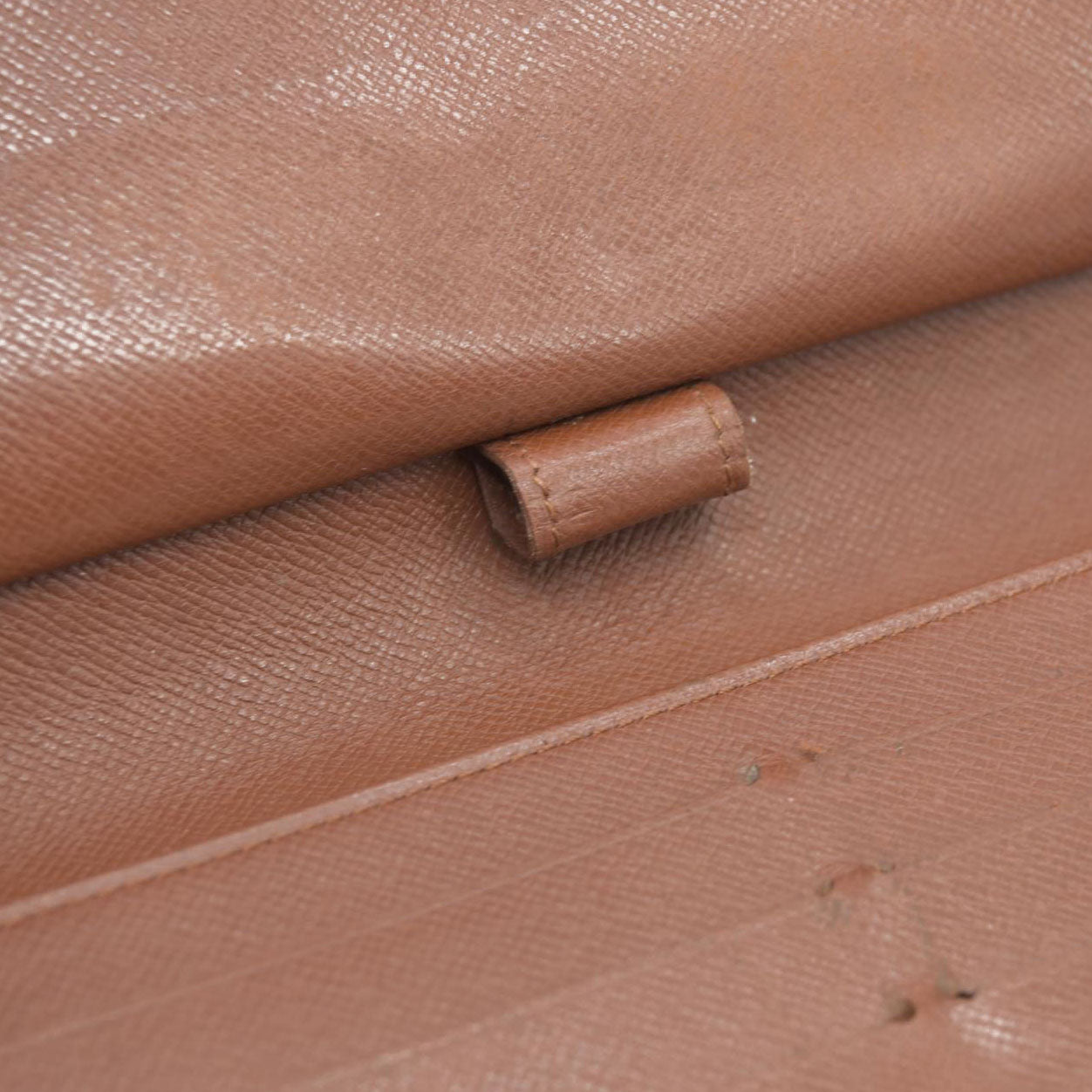 AUCTION $725 Louis Vuitton Monogram Trifold Sarah Wallet