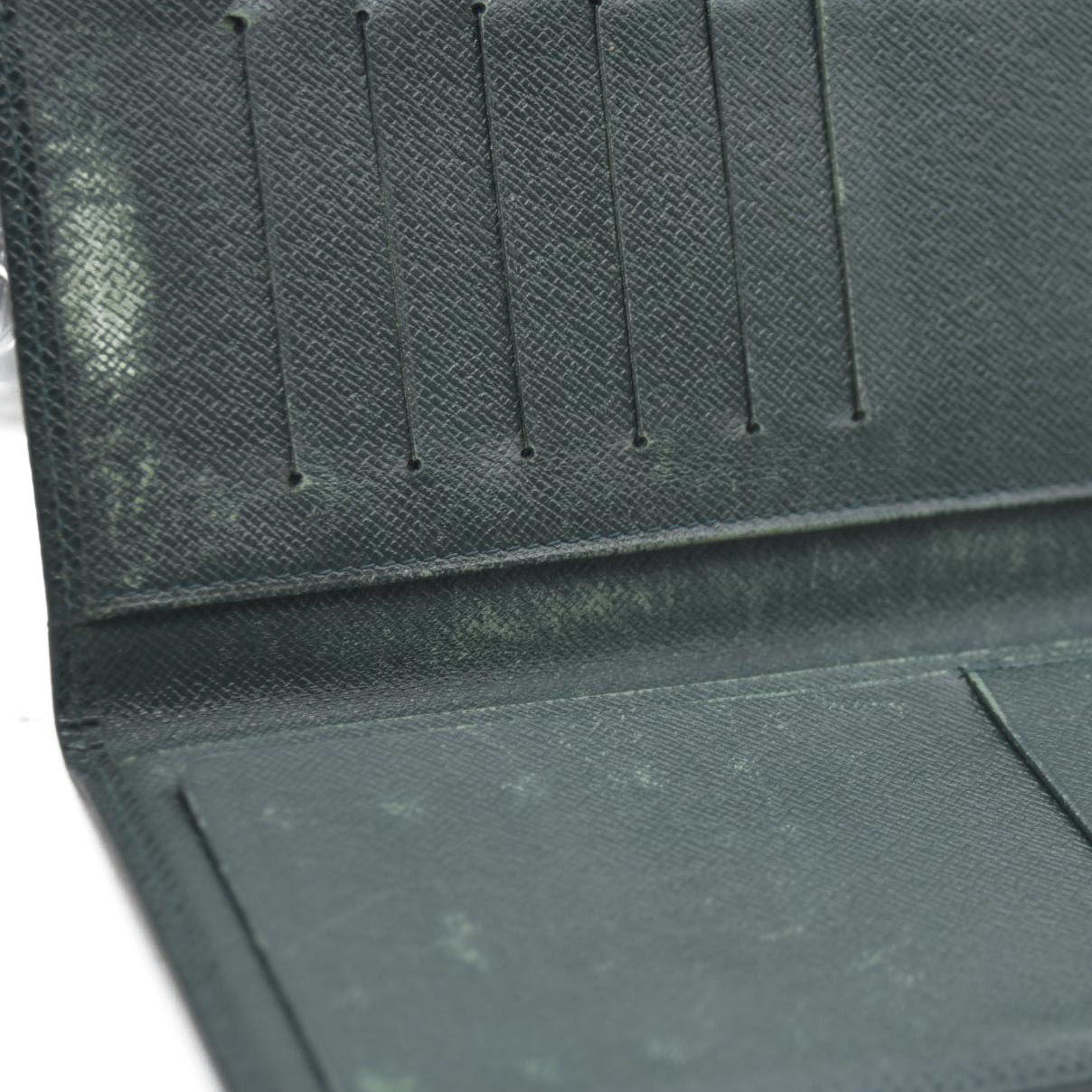 Louis Vuitton Taiga Porte Valeurs Cartes Credit Leather Long Wallet VI0927