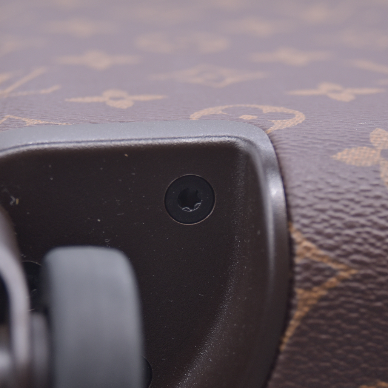$3450 2021 Louis Vuitton Monogram Horizon 50 Carryon Suitcase BA0291