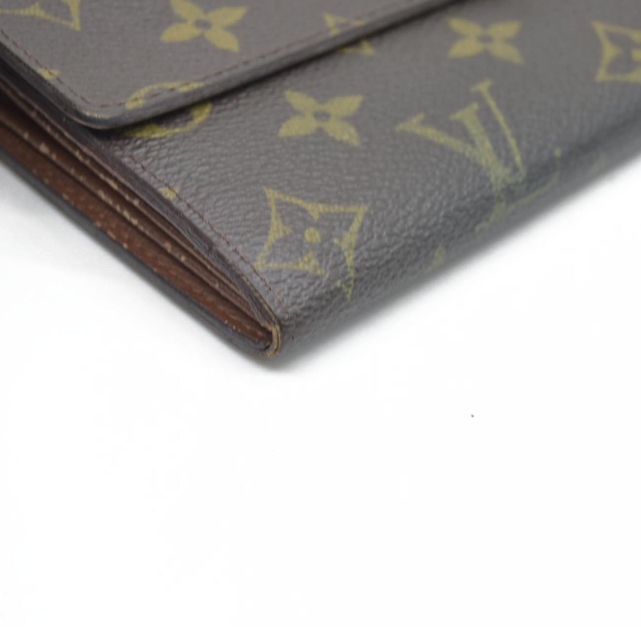 AUCTION $725 Louis Vuitton Monogram Sarah Wallet CA5008