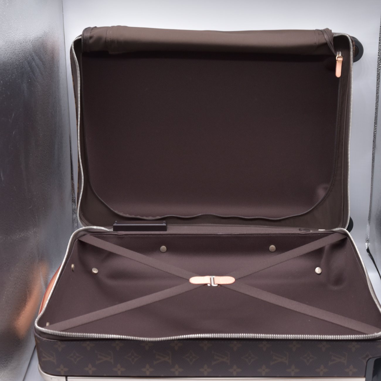 $3450 2021 Louis Vuitton Monogram Horizon 50 Carryon Suitcase BA0291