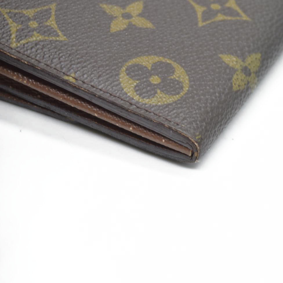 AUCTION $725 Louis Vuitton Monogram Sarah Wallet CA5008