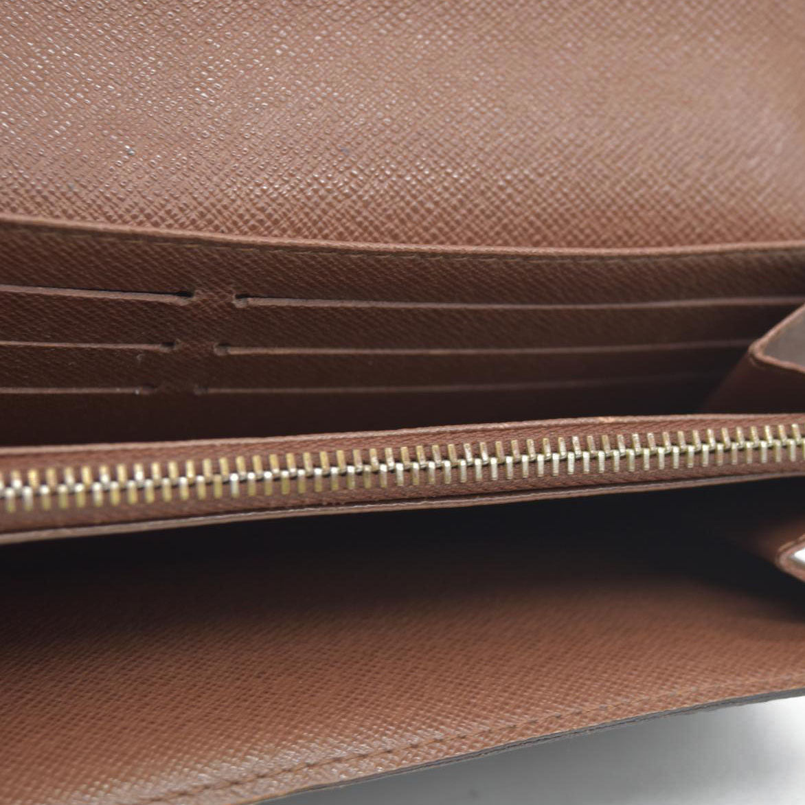 AUCTION $725 Louis Vuitton Monogram Sarah Wallet CA5008