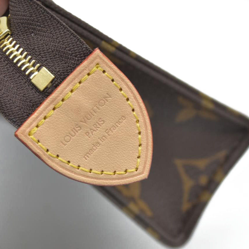 $1620 Louis Vuitton  Monogram Toiletry Pouch 15 Fuchsia