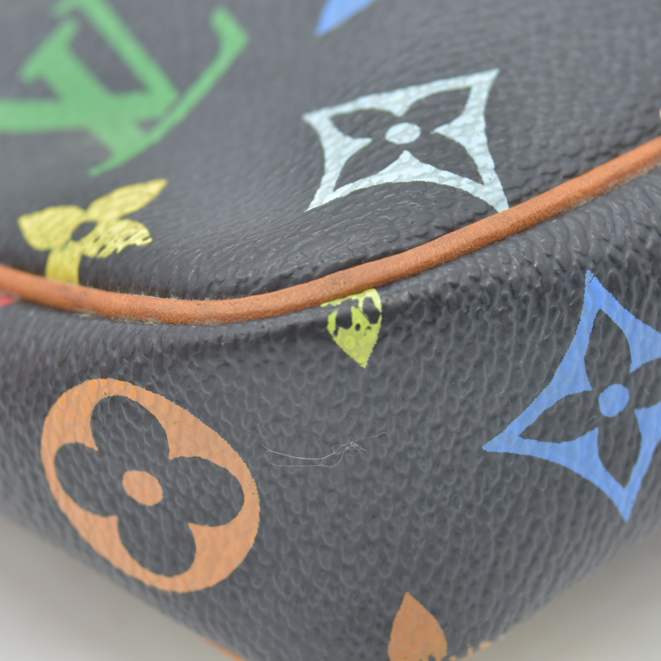 $1490 2003 Louis Vuitton Monogram Multicolor Pochette Accessories Black SL0093