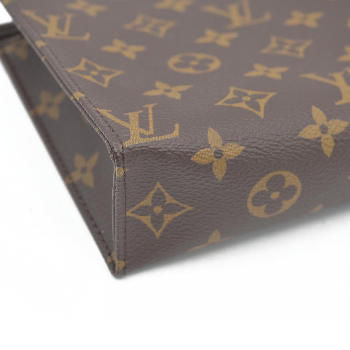 $1690 Louis Vuitton  Monogram Toiletry Pouch 19 Red