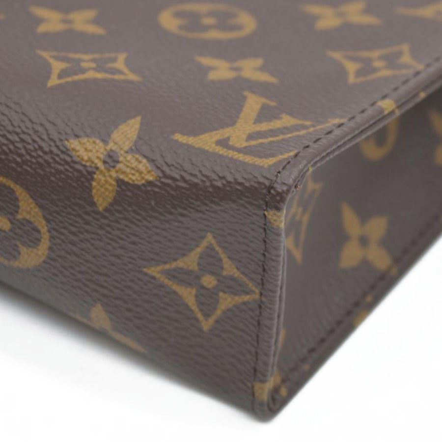 $1690 Louis Vuitton  Monogram Toiletry Pouch 19 Red