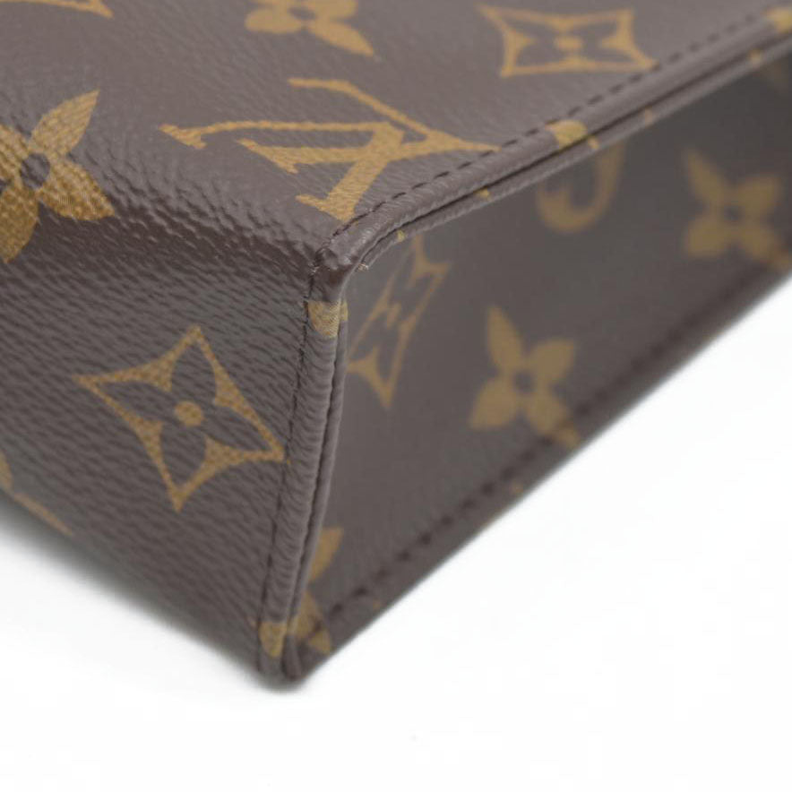 $1690 Louis Vuitton  Monogram Toiletry Pouch 19 Red