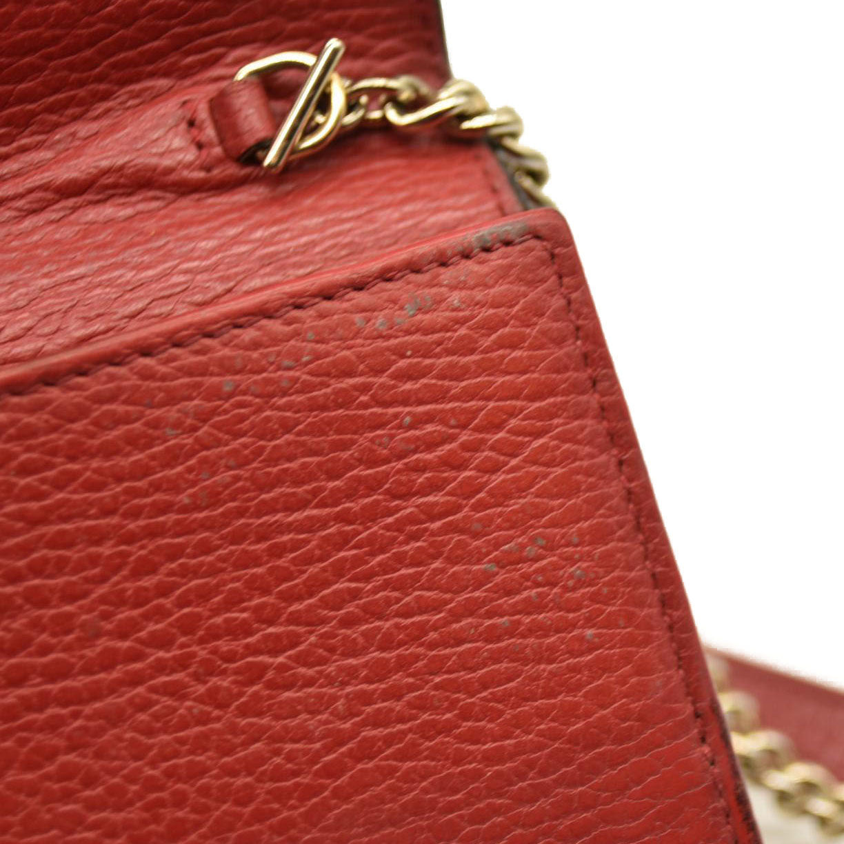 AUCTION $1290 Gucci  Dollar Calfskin Interlocking G Chain Wallet Red