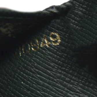 Louis Vuitton Taiga Porte Valeurs Cartes Credit Leather Long Wallet VI0949