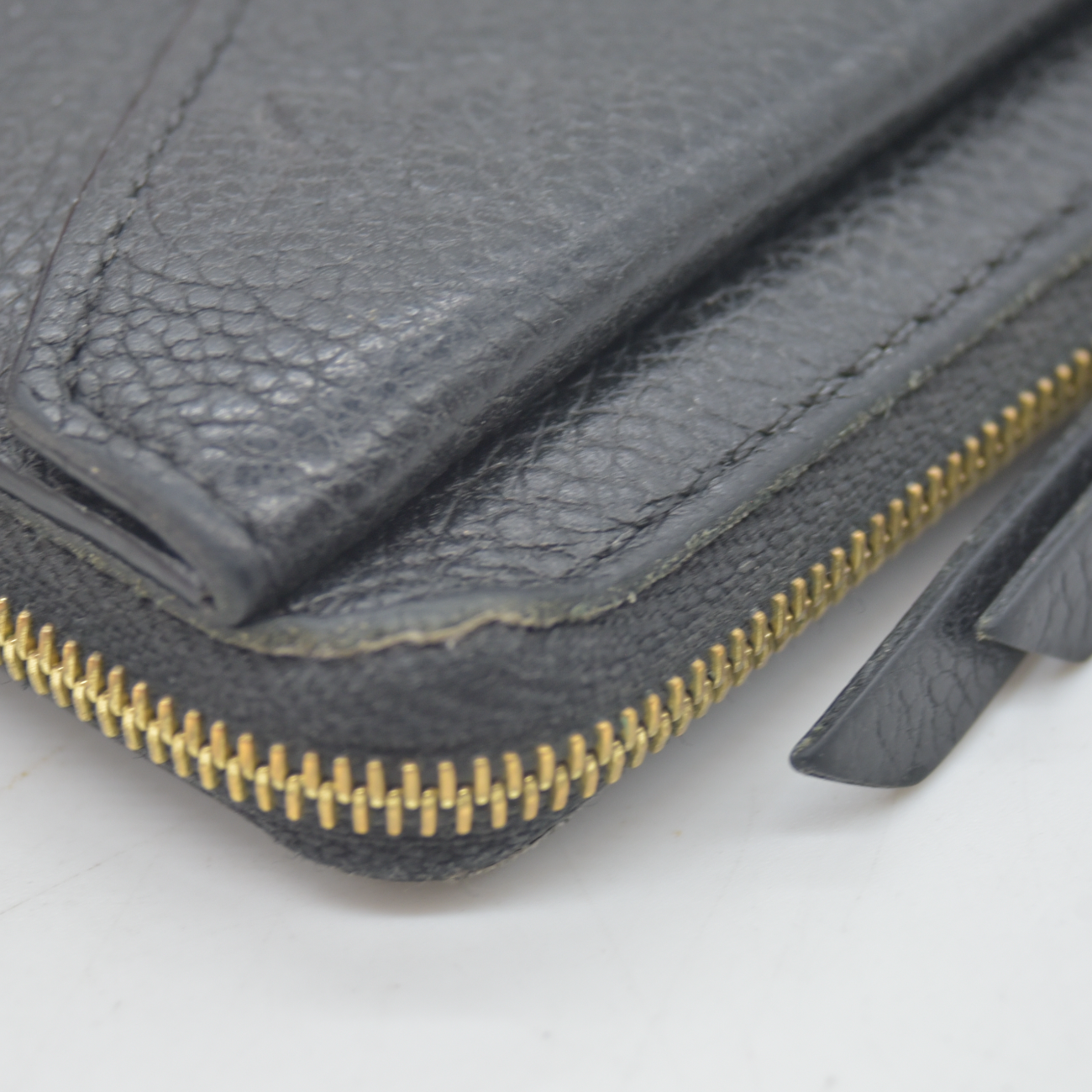 $840 Louis Vuitton  LV Monogram Empreinte Leather Card Holder Recto Verso