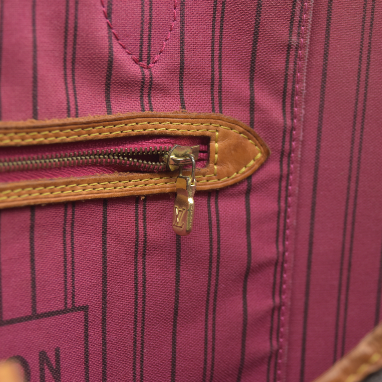 Louis Vuitton $2200 Monogram Neo Neverfull GM Fuchsia FL2135