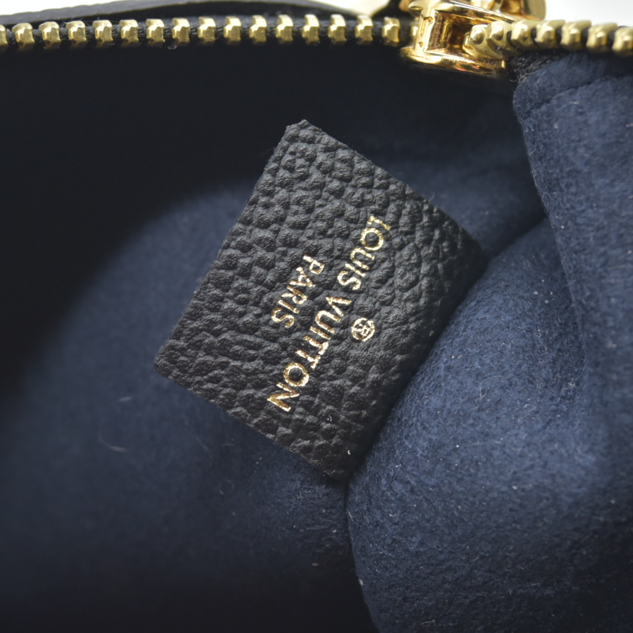 $1200 Louis Vuitton Empreinte Monogram Giant Neverfull MM Pochette Black RFID