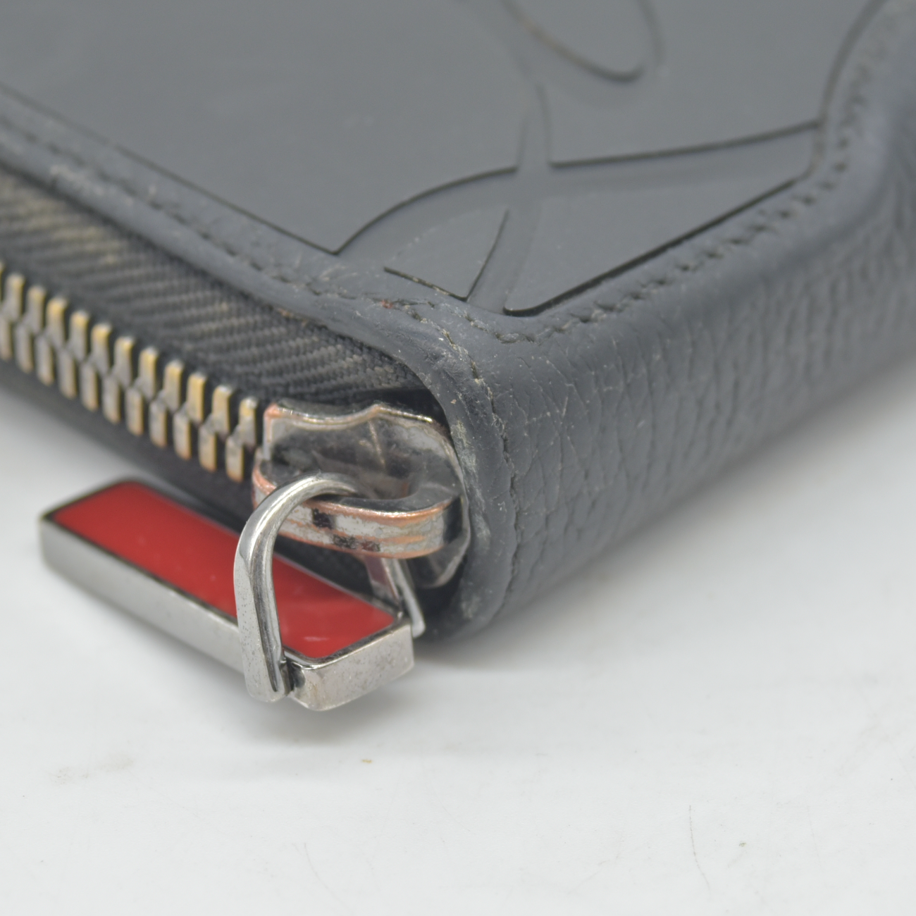 $790 Christian Louboutin Calfskin Panettone Zip Around Wallet Loubi Black