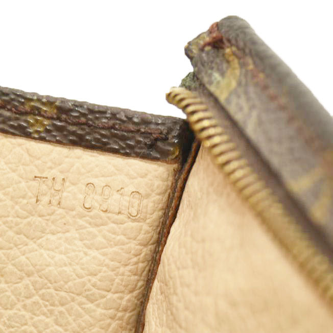 Louis Vuitton  Monogram Toiletry Pouch 26