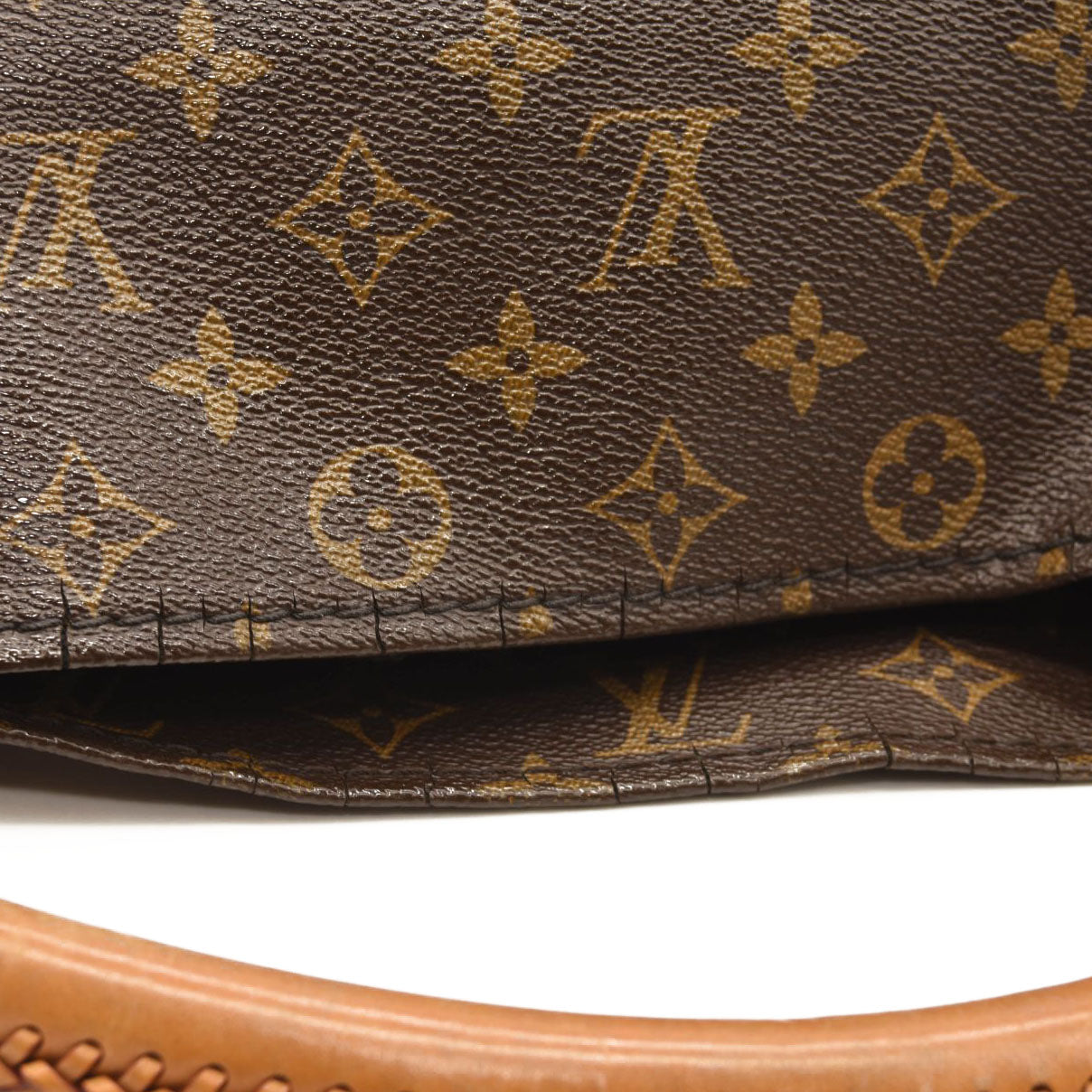 2010 $2600 LOUIS VUITTON Monogram Artsy MM AR4110