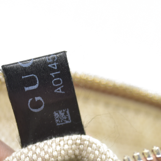 $1490 Gucci  Pebbled Calfskin Small Soho Disco Bag Camelia