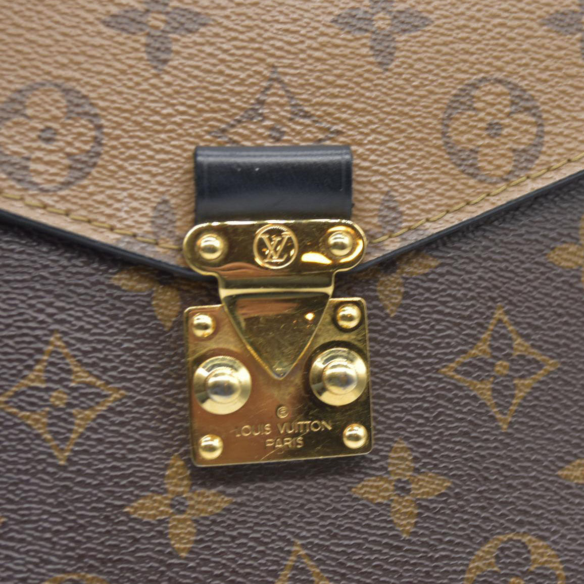$2790 Louis Vuitton Reverse Monogrm Giant Pochette Metis  SD0169