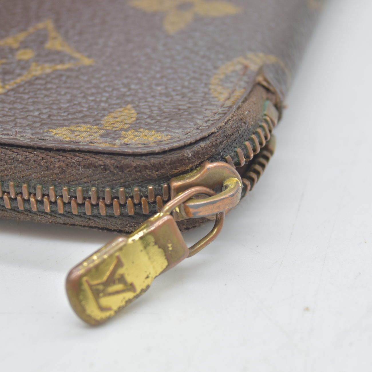 $355 1998 Louis Vuitton Monogram Canvas Zip Around Multicles 6 Key Holder  TH0978
