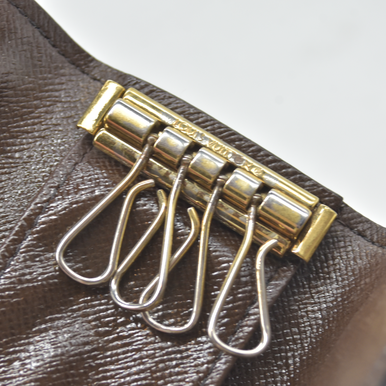 $345 2012 Louis Vuitton Damier Ebene Multicles 4 Key Holder CT1162