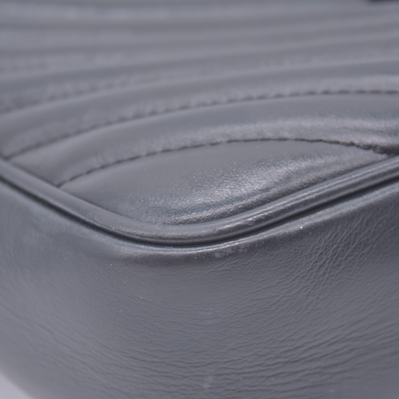 $1890 Saint Laurent Calfskin Matelasse Monogram Monochrome Lou Camera Bag Black