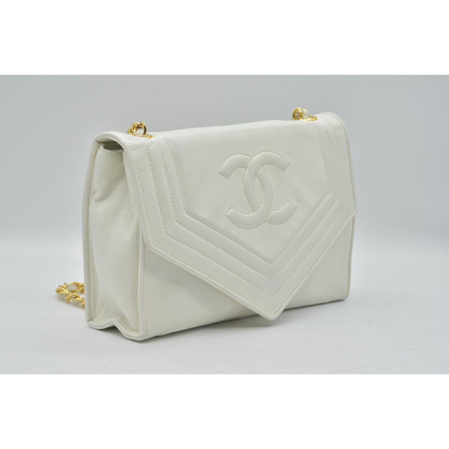 $3400 Chanel 1988 Tri-Border Lambskin Envelope Flap Bag