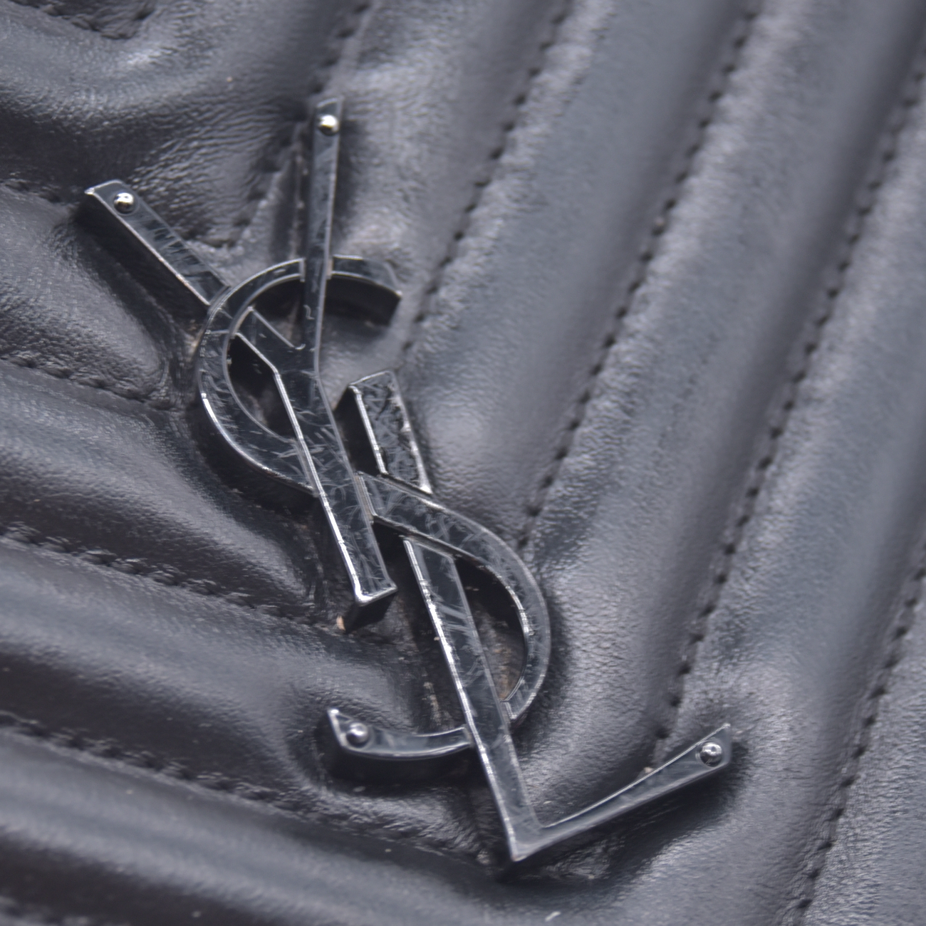 $1890 Saint Laurent Calfskin Matelasse Monogram Monochrome Lou Camera Bag Black
