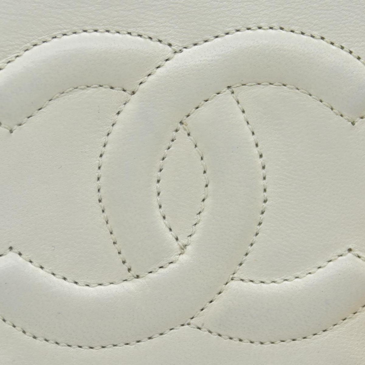$3400 Chanel 1988 Tri-Border Lambskin Envelope Flap Bag
