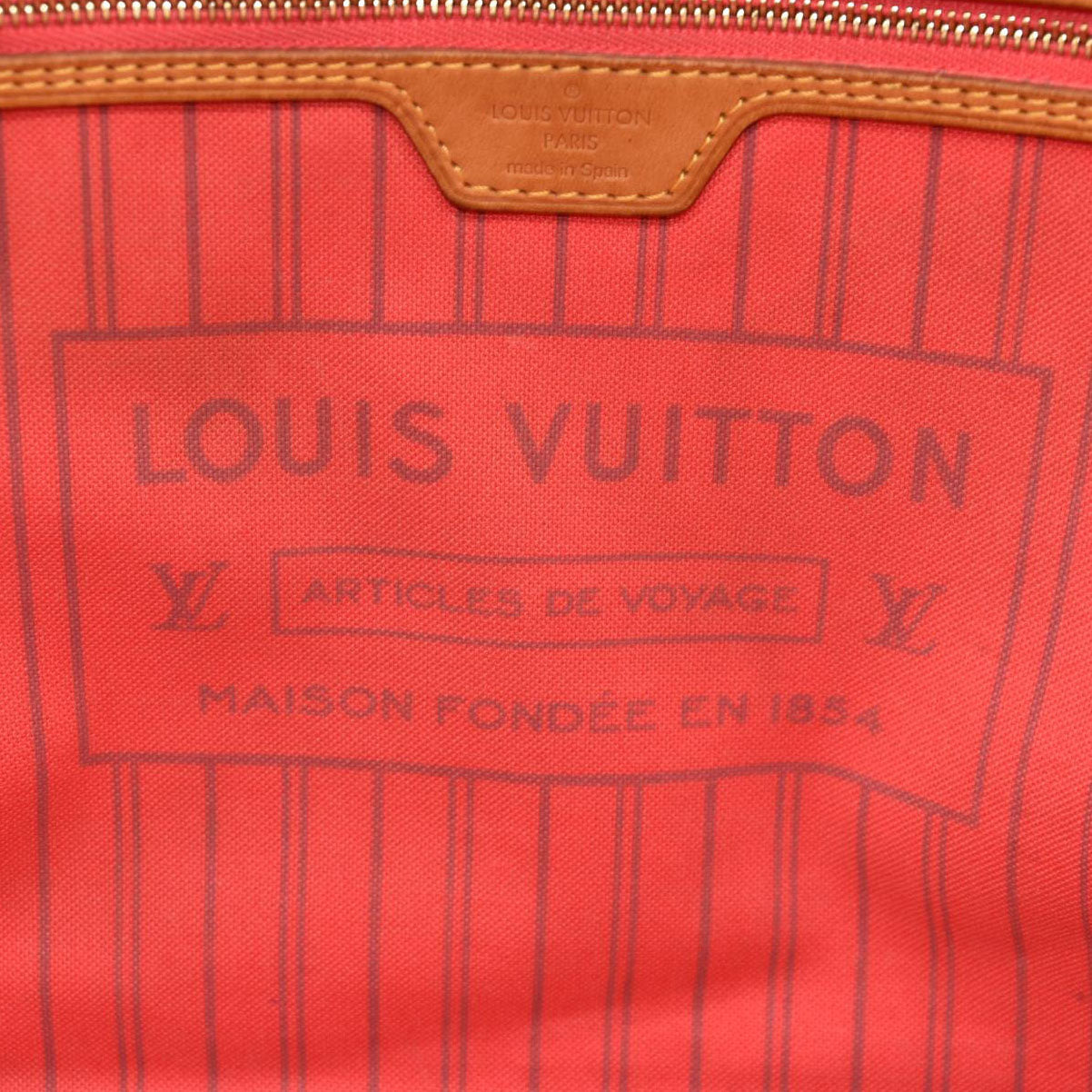 LOUIS VUITTON Monogram V Neverfull MM Grenade