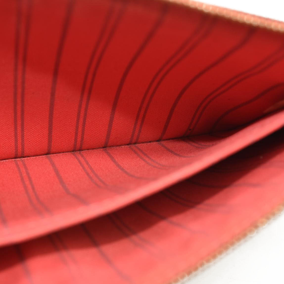 LOUIS VUITTON Monogram V Neverfull MM Grenade